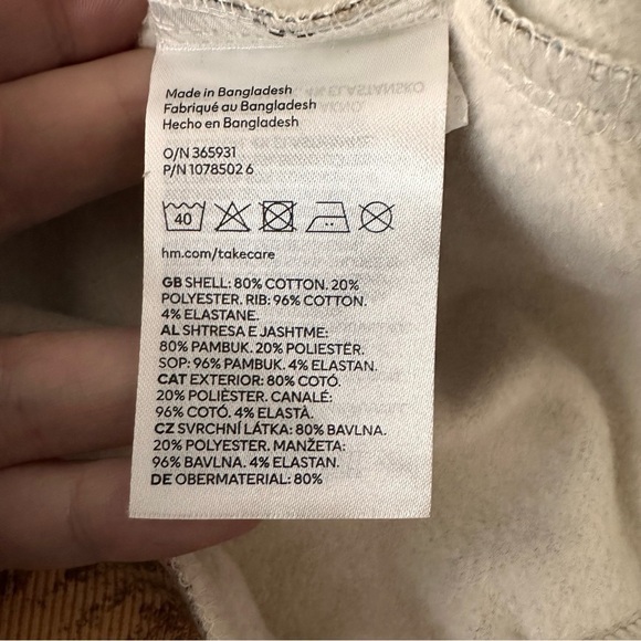 NWOT H&M Little Boys Sweatshirt! - Picture 3 of 5